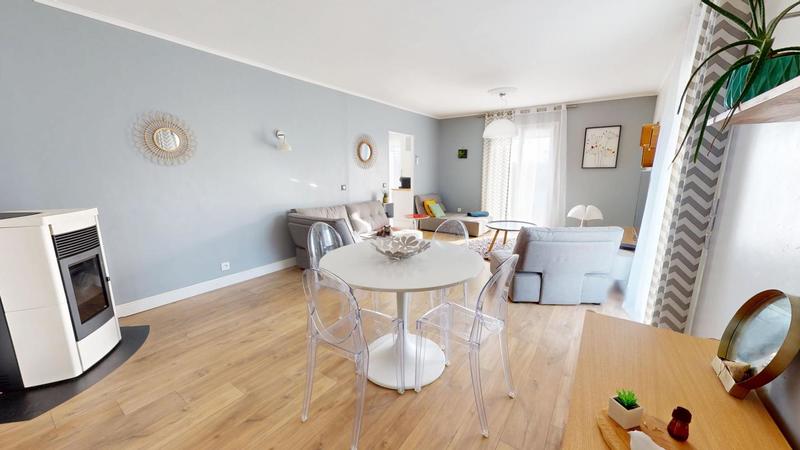 Maison - 202 m² - 7 pièces