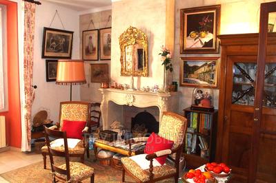 Demeure - 300 m² - 9 pièces