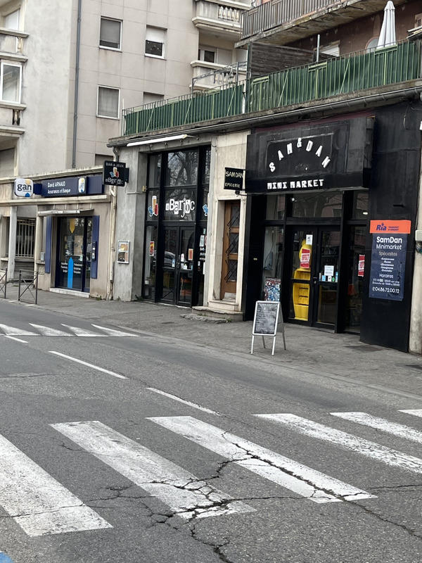 Local commercial - 114 m² - 2 pièces