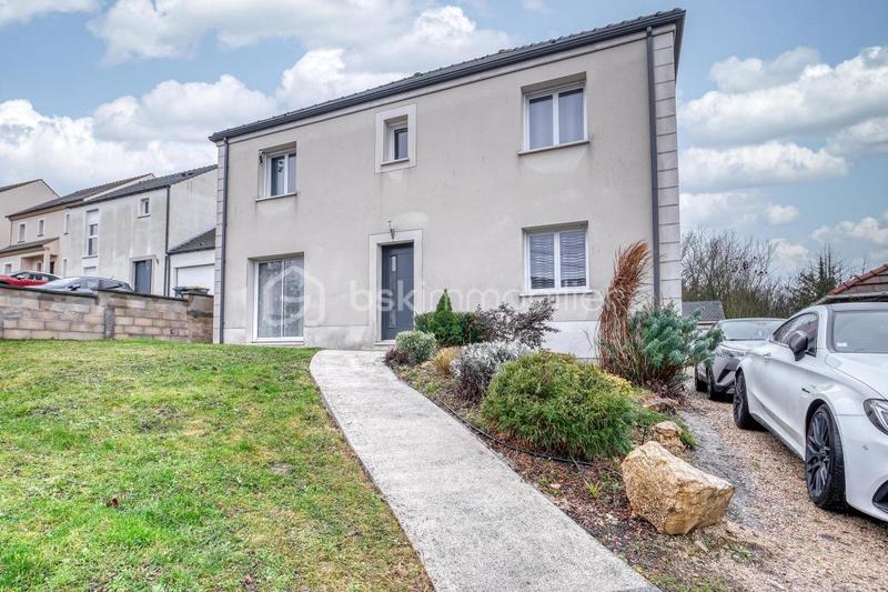 Maison traditionnelle - 138 m² - 6 pièces