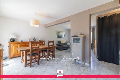 Maison - 107 m² - 7 pièces