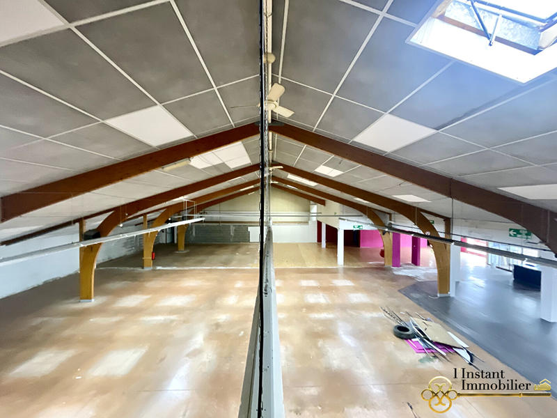 Local d'activités - 1 180 m²