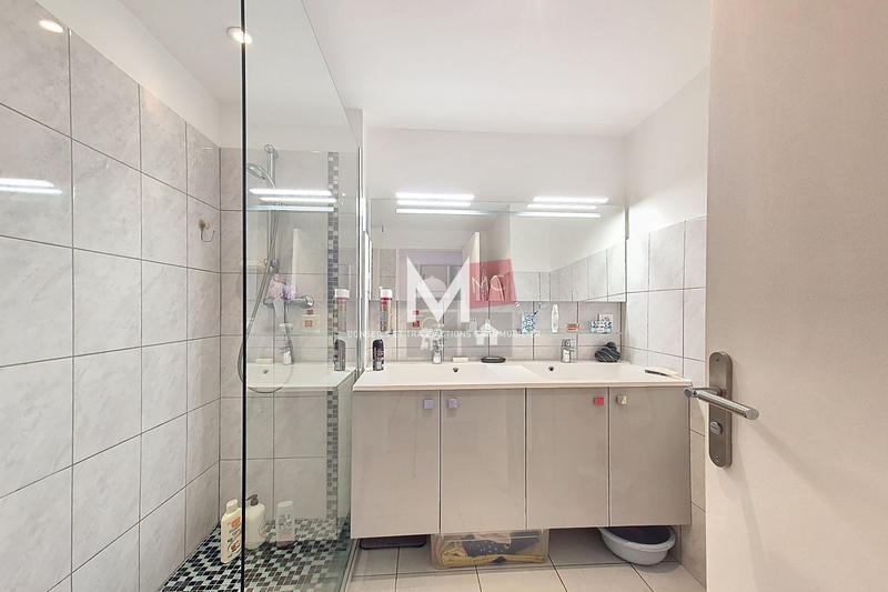 Appartement - 80 m² - 3 pièces