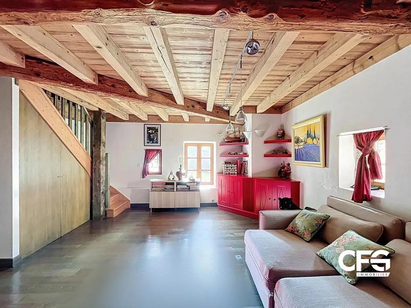 Maison - 228 m² - 7 pièces