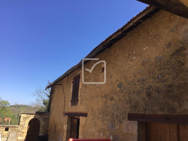 Maison - 1 481 m² - 65 pièces