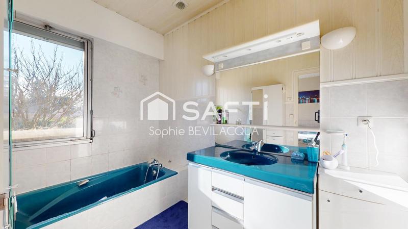 Maison - 201 m² - 7 pièces