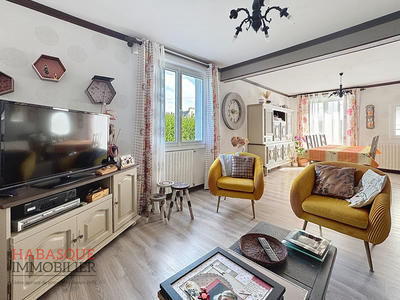 Maison - 253 m² - 12 pièces