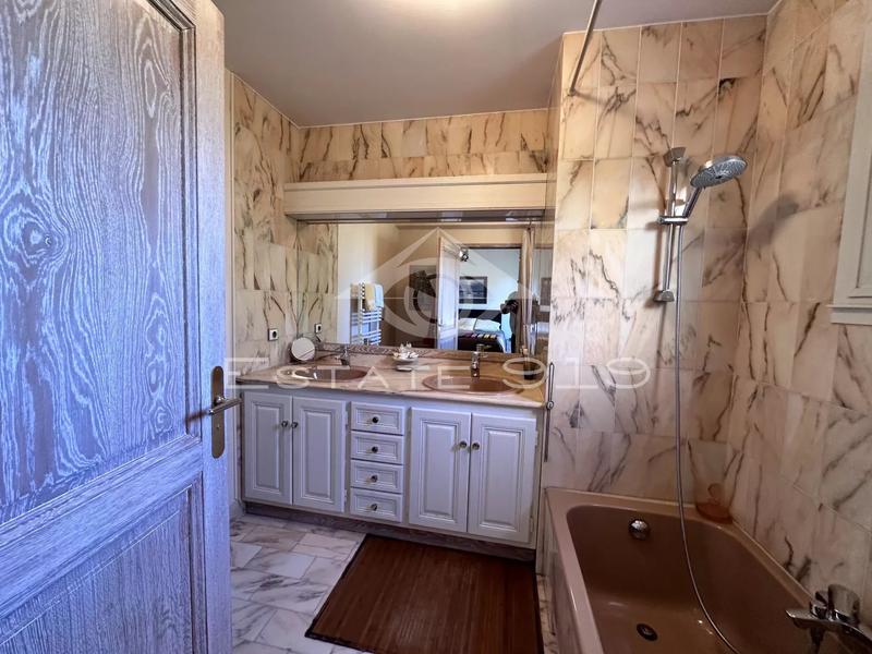 Appartement - 80 m² - 3 pièces