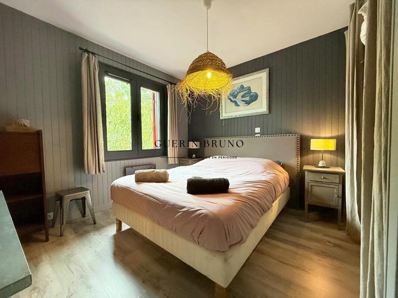 Villa - 242 m² - 12 pièces