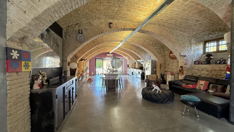 Appartement - 204 m² - 6 pièces