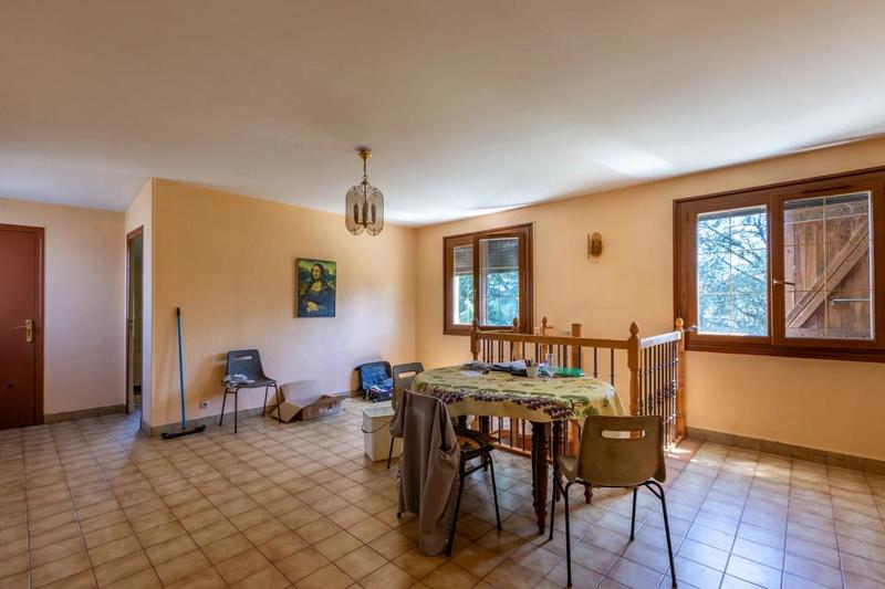 Maison - 215 m² - 9 pièces