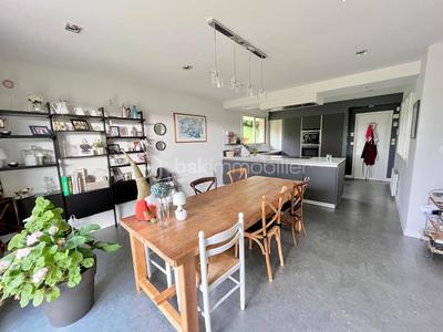 Maison d'architecte - 280 m² - 8 pièces