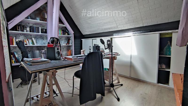 Maison - 300 m² - 6 pièces