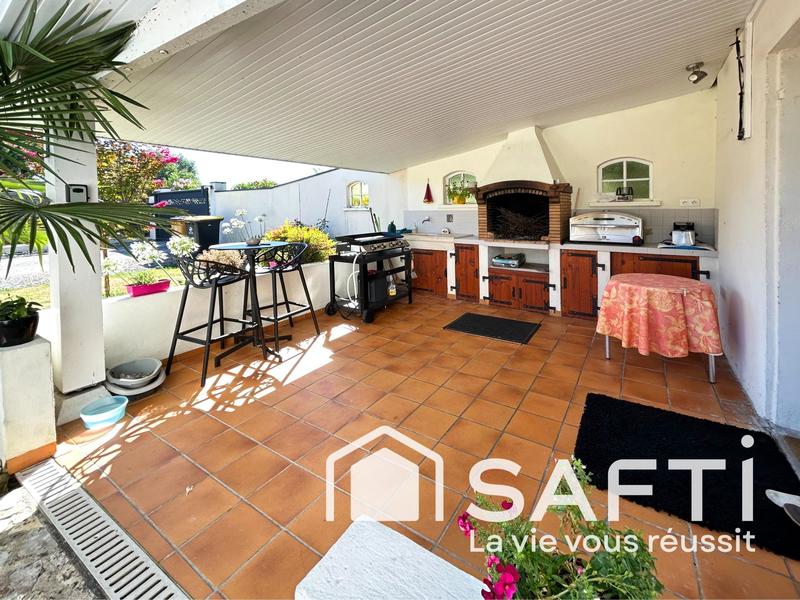 Maison - 223 m² - 8 pièces