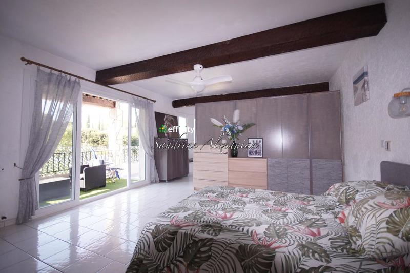 Maison - 280 m² - 7 pièces