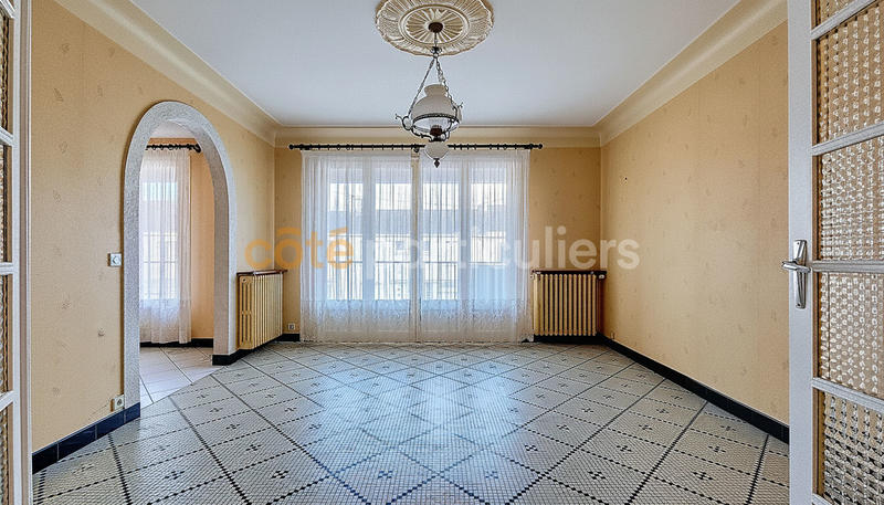 Maison - 99 m² - 5 pièces