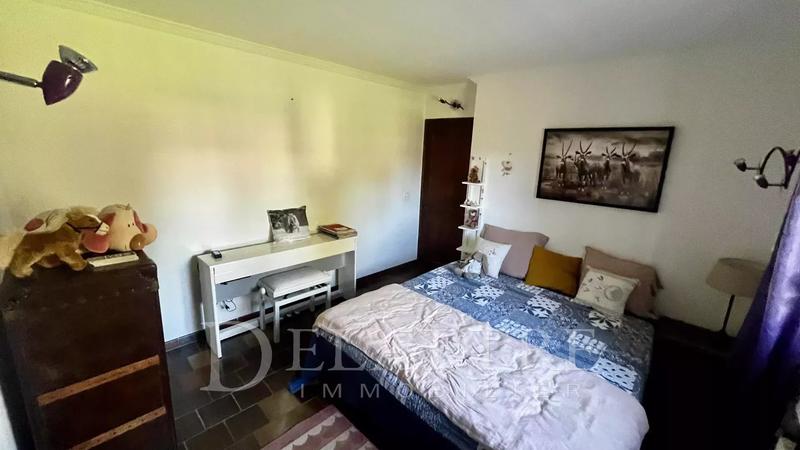 Propriété - 350 m² - 12 pièces