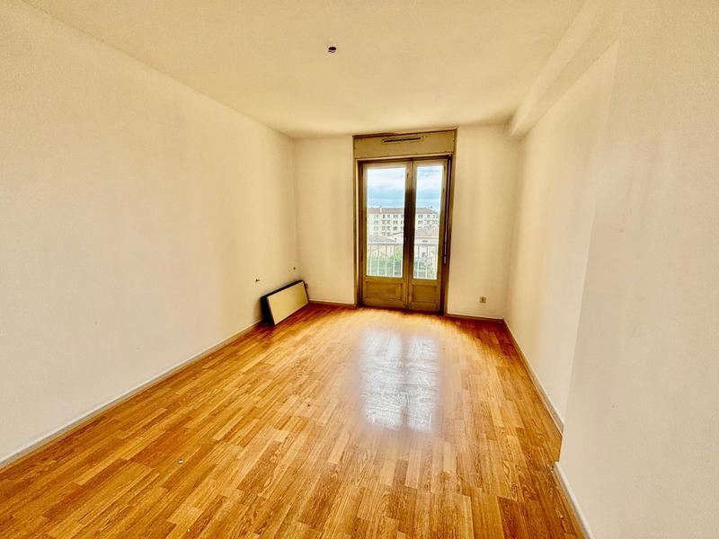 Appartement - 100 m² - 3 pièces