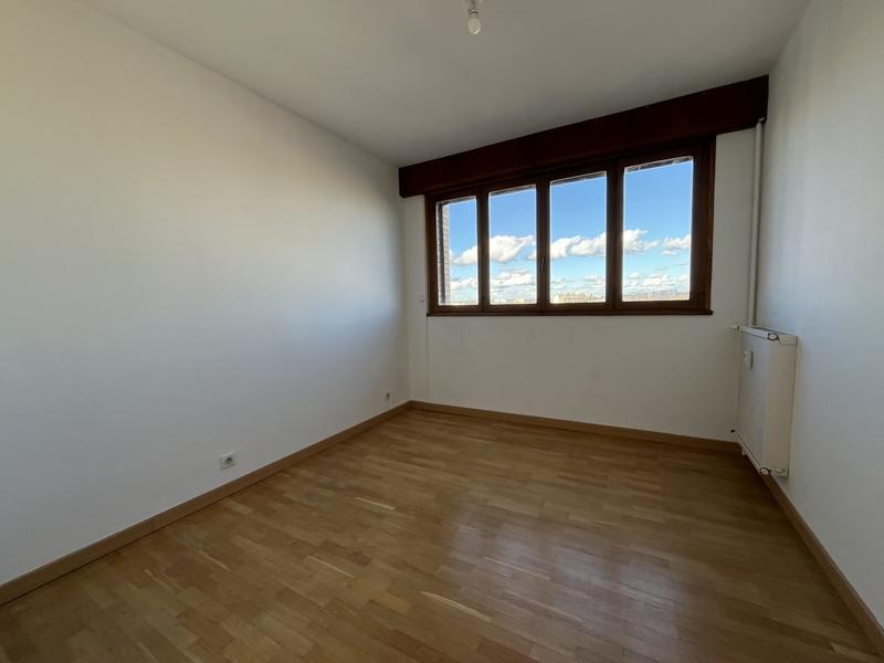 Appartement - 100 m² - 5 pièces