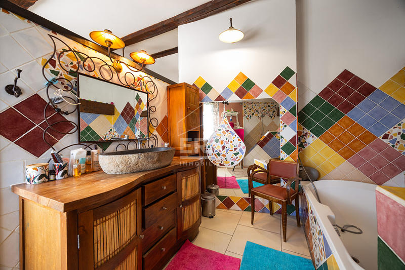 Maison - 254 m² - 6 pièces