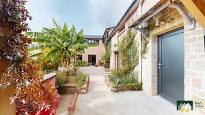 Maison - 223 m² - 8 pièces