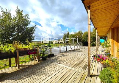 Maison - 214 m² - 7 pièces