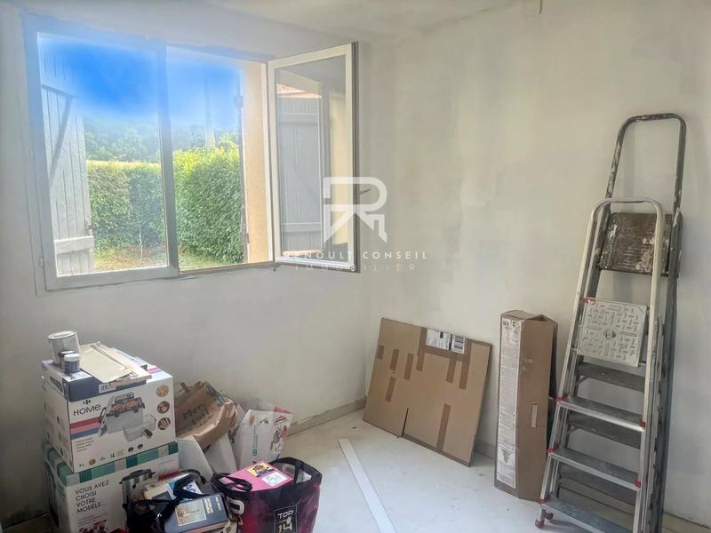 Maison - 1 000 m² - 8 pièces