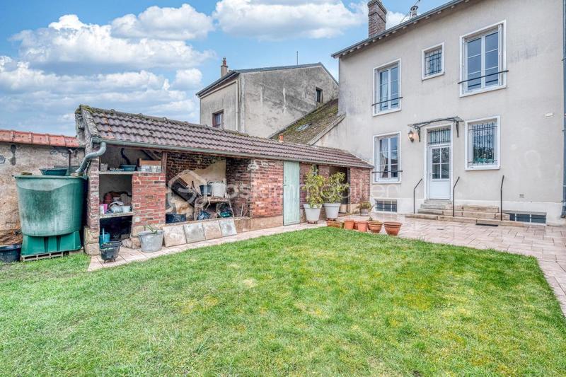 Demeure - 171 m² - 6 pièces