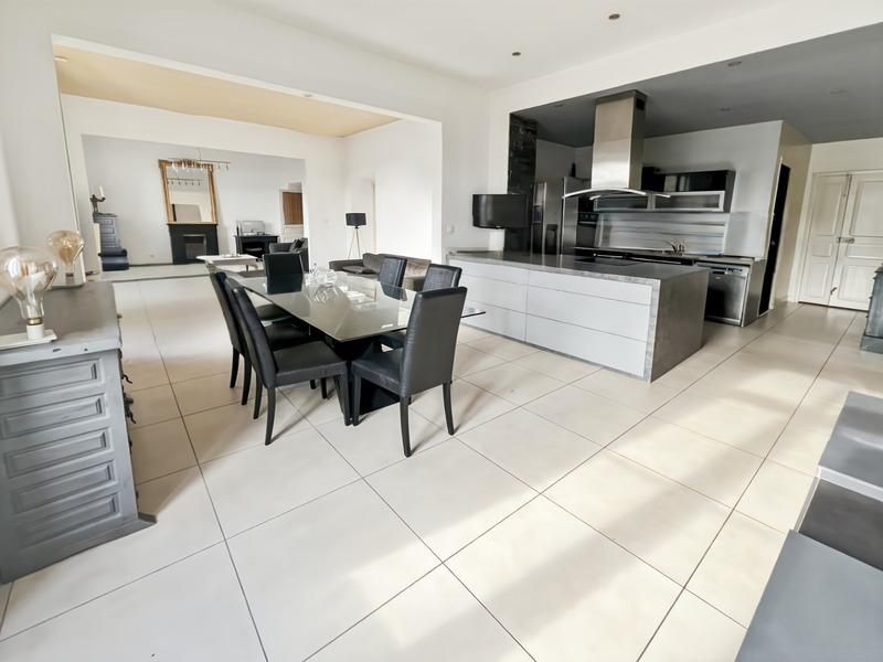 Appartement - 155 m² - 5 pièces