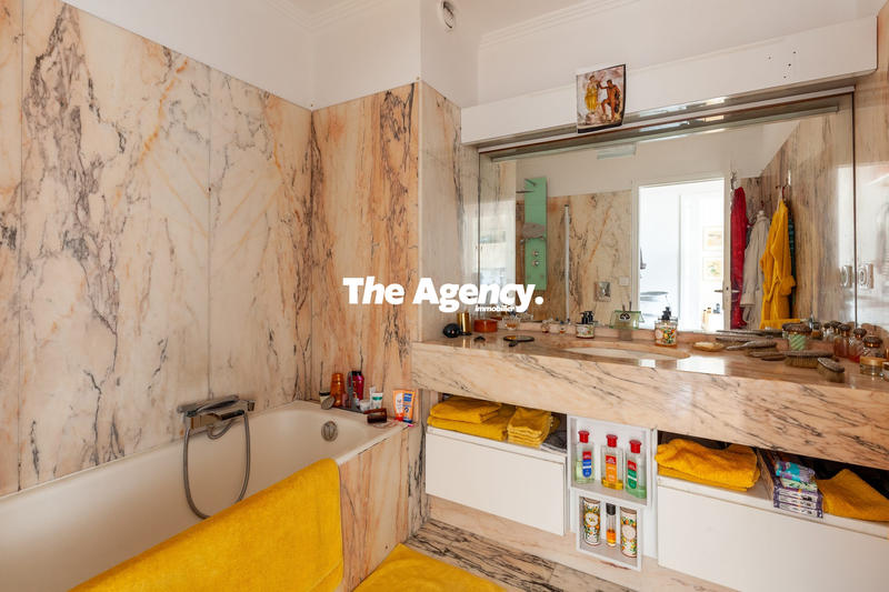 Appartement - 110 m² - 4 pièces