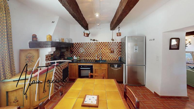 Maison - 170 m² - 9 pièces