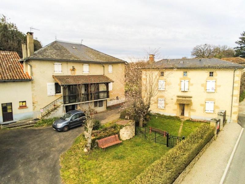 Corps de ferme - 274 m² - 10 pièces