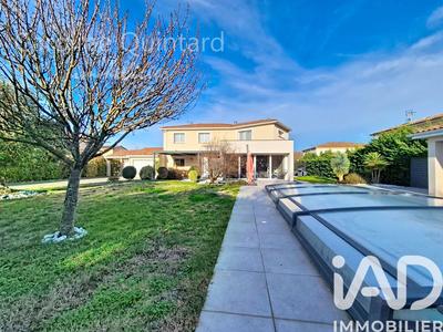 Maison - 202 m² - 5 pièces