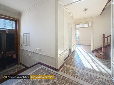 Maison - 277 m² - 12 pièces