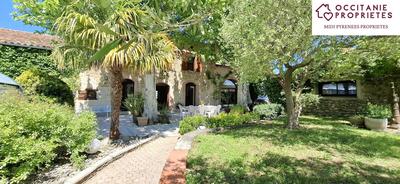 Propriété - 402 m² - 14 pièces