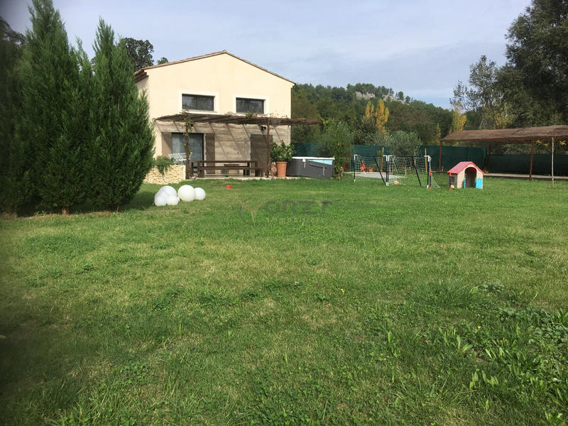 Maison - 492 m² - 12 pièces