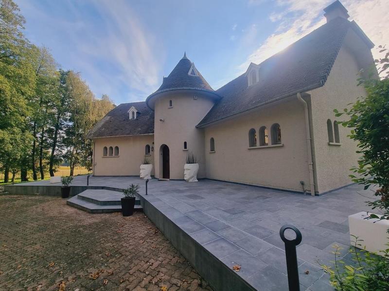 Demeure - 187 m² - 7 pièces