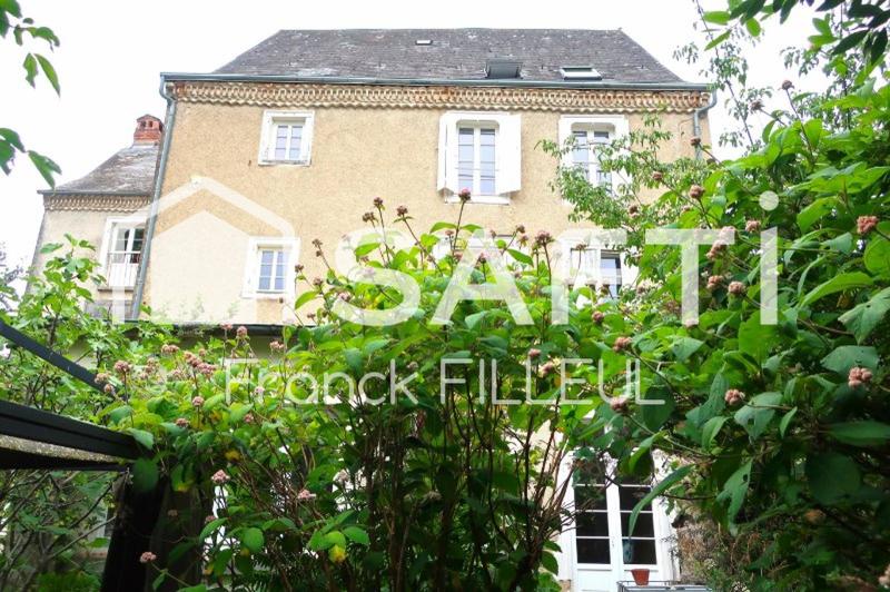 Maison - 376 m² - 10 pièces