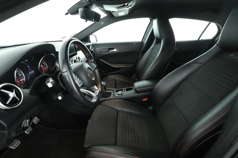 Mercedes Gla 180 122 ch
