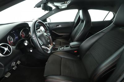 Mercedes Gla 180 122 ch