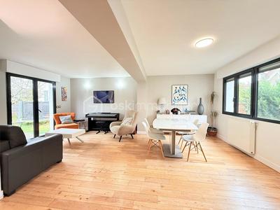 Maison - 121 m² - 5 pièces