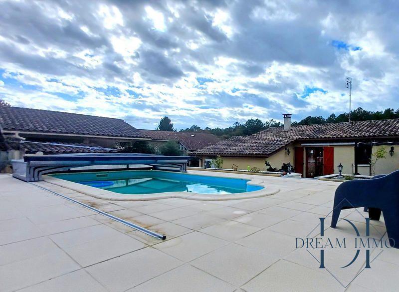 Maison - 96 m² - 4 pièces