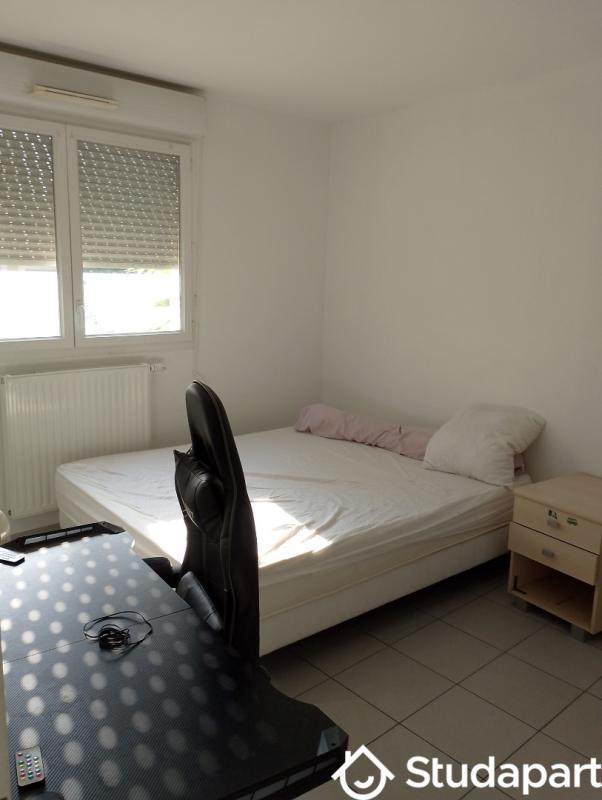 Chambre - 12 m² - 1 pièce