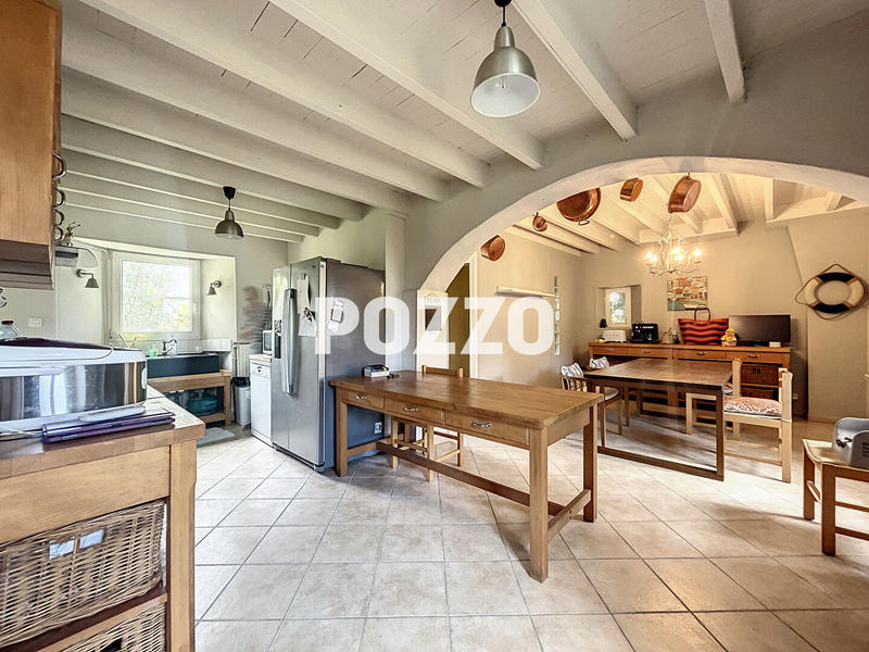 Maison - 198 m² - 6 pièces