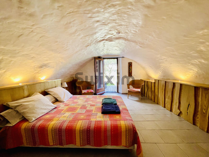 Propriété - 447 m² - 17 pièces