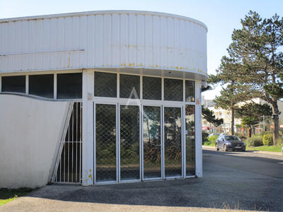 Local commercial - 218 m²