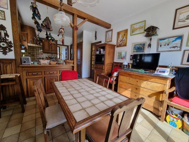 Maison - 221 m² - 8 pièces