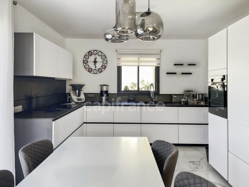 Maison - 165 m² - 6 pièces