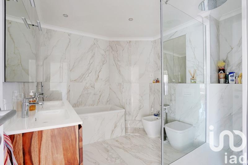 Appartement - 96 m² - 4 pièces