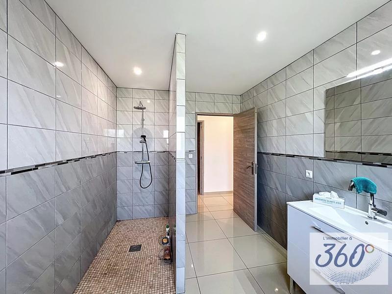 Maison - 98 m² - 4 pièces